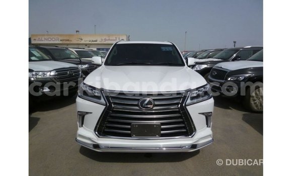 Nunua Imported Lexus LX Nyeupe Gari ndani ya Import - Dubai nchini Uganda Nunua Imported Lexus LX Nyeupe Gari ndani ya Import - Dubai nchini Uganda