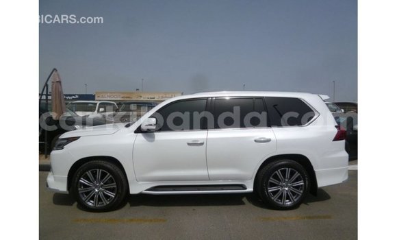 Nunua Imported Lexus LX Nyeupe Gari ndani ya Import - Dubai nchini Uganda Nunua Imported Lexus LX Nyeupe Gari ndani ya Import - Dubai nchini Uganda