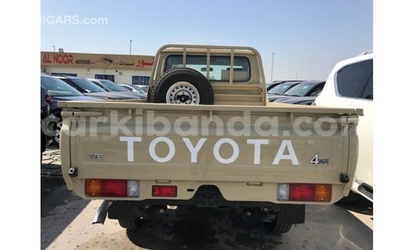 Gura Imported Toyota Land Cruiser Beige Imodoka i Import - Dubai mu Uganda Gura Imported Toyota Land Cruiser Beige Imodoka i Import - Dubai mu Uganda