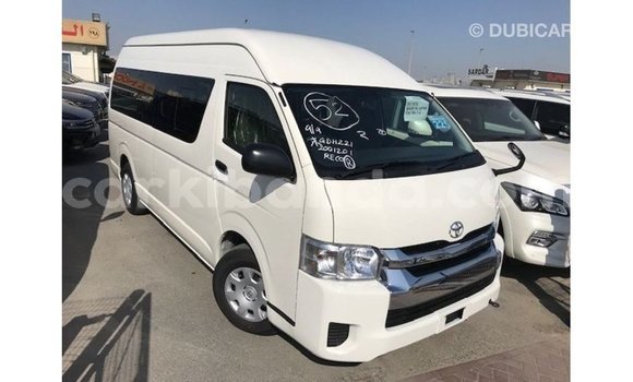 Gura Imported Toyota Hiace White Imodoka i Import - Dubai mu Uganda Gura Imported Toyota Hiace White Imodoka i Import - Dubai mu Uganda