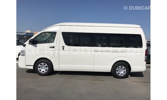 Gura Imported Toyota Hiace White Imodoka i Import - Dubai mu Uganda Gura Imported Toyota Hiace White Imodoka i Import - Dubai mu Uganda