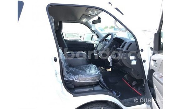Gura Imported Toyota Hiace White Imodoka i Import - Dubai mu Uganda Gura Imported Toyota Hiace White Imodoka i Import - Dubai mu Uganda