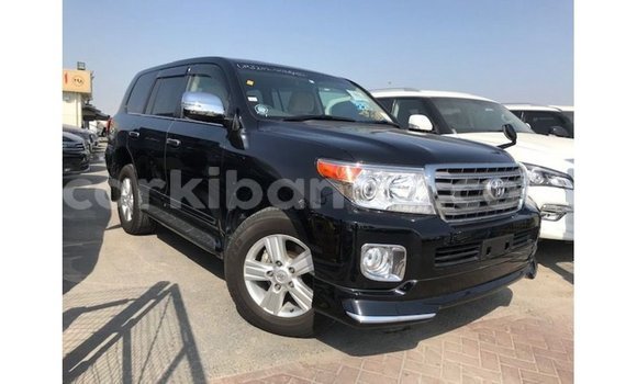 Nunua Imported Toyota Land Cruiser Nyeusi Gari ndani ya Import - Dubai nchini Uganda Nunua Imported Toyota Land Cruiser Nyeusi Gari ndani ya Import - Dubai nchini Uganda