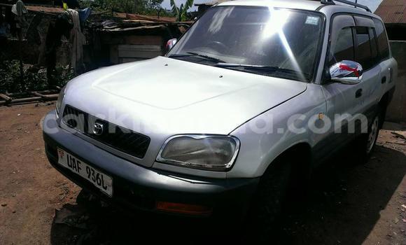 Buy Used Toyota RAV4 White Car in Kampala in Uganda Buy Used Toyota RAV4 White Car in Kampala in Uganda