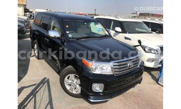 Nunua Imported Toyota Land Cruiser Nyeusi Gari ndani ya Import - Dubai nchini Uganda Nunua Imported Toyota Land Cruiser Nyeusi Gari ndani ya Import - Dubai nchini Uganda
