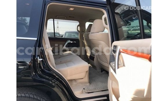 Nunua Imported Toyota Land Cruiser Nyeusi Gari ndani ya Import - Dubai nchini Uganda Nunua Imported Toyota Land Cruiser Nyeusi Gari ndani ya Import - Dubai nchini Uganda
