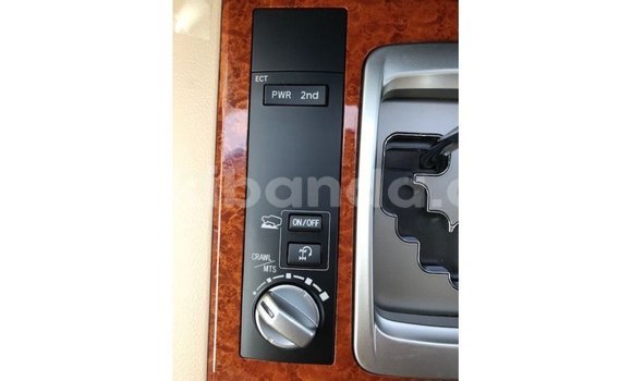 Nunua Imported Toyota Land Cruiser Nyeusi Gari ndani ya Import - Dubai nchini Uganda Nunua Imported Toyota Land Cruiser Nyeusi Gari ndani ya Import - Dubai nchini Uganda