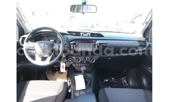 Nunua Imported Toyota Hilux Nyingine Gari ndani ya Import - Dubai nchini Uganda Nunua Imported Toyota Hilux Nyingine Gari ndani ya Import - Dubai nchini Uganda