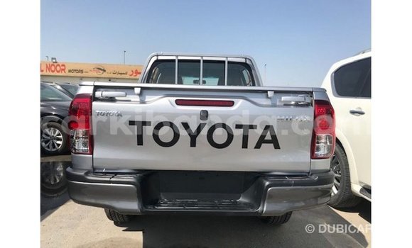 Nunua Imported Toyota Hilux Nyingine Gari ndani ya Import - Dubai nchini Uganda Nunua Imported Toyota Hilux Nyingine Gari ndani ya Import - Dubai nchini Uganda
