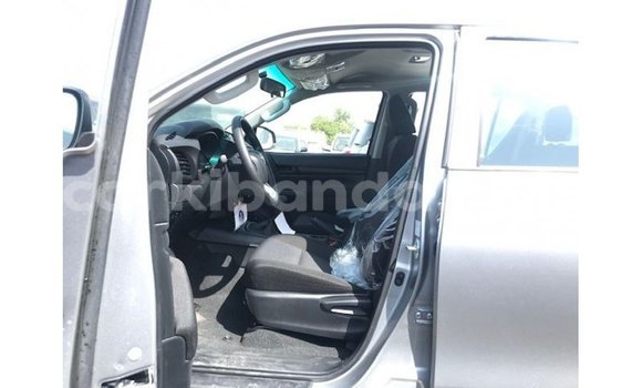 Nunua Imported Toyota Hilux Nyingine Gari ndani ya Import - Dubai nchini Uganda Nunua Imported Toyota Hilux Nyingine Gari ndani ya Import - Dubai nchini Uganda
