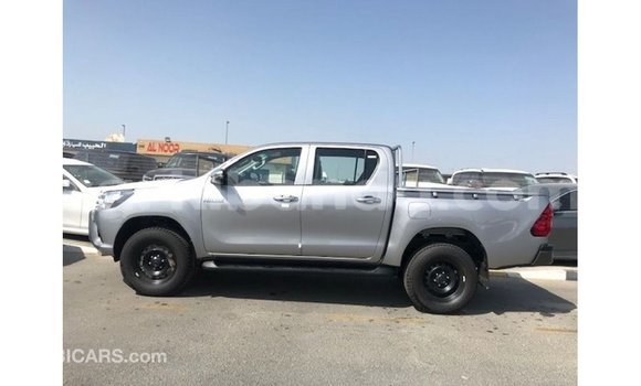 Nunua Imported Toyota Hilux Nyingine Gari ndani ya Import - Dubai nchini Uganda Nunua Imported Toyota Hilux Nyingine Gari ndani ya Import - Dubai nchini Uganda