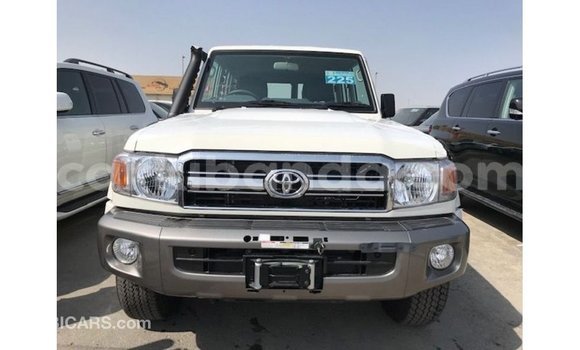 Gura Imported Toyota Land Cruiser White Imodoka i Import - Dubai mu Uganda Gura Imported Toyota Land Cruiser White Imodoka i Import - Dubai mu Uganda