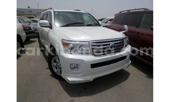 Buy Import Toyota Land Cruiser White Car in Import - Dubai in Uganda Buy Import Toyota Land Cruiser White Car in Import - Dubai in Uganda
