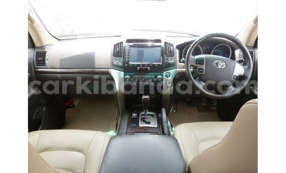 Buy Import Toyota Land Cruiser White Car in Import - Dubai in Uganda Buy Import Toyota Land Cruiser White Car in Import - Dubai in Uganda