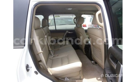 Buy Import Toyota Land Cruiser White Car in Import - Dubai in Uganda Buy Import Toyota Land Cruiser White Car in Import - Dubai in Uganda