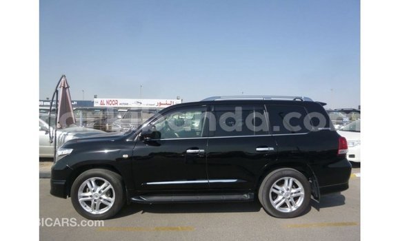 Acheter Import Voiture Toyota Land Cruiser Noir à Import - Dubai, Ouganda Acheter Import Voiture Toyota Land Cruiser Noir à Import - Dubai, Ouganda