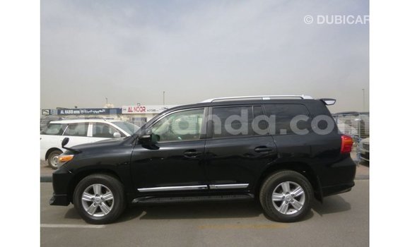 Gura Imported Toyota Land Cruiser Black Imodoka i Import - Dubai mu Uganda Gura Imported Toyota Land Cruiser Black Imodoka i Import - Dubai mu Uganda
