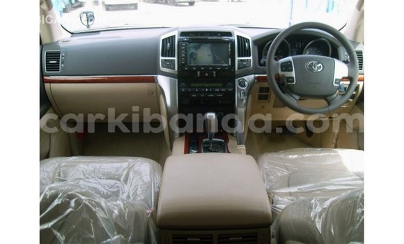 Acheter Import Voiture Toyota Land Cruiser Noir à Import - Dubai, Ouganda Acheter Import Voiture Toyota Land Cruiser Noir à Import - Dubai, Ouganda
