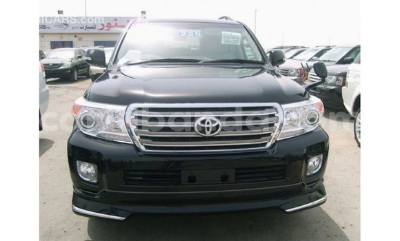 Acheter Import Voiture Toyota Land Cruiser Noir à Import - Dubai, Ouganda Acheter Import Voiture Toyota Land Cruiser Noir à Import - Dubai, Ouganda