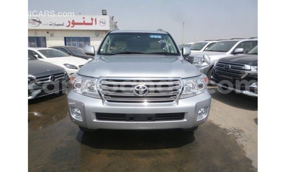 Nunua Imported Toyota Land Cruiser Nyingine Gari ndani ya Import - Dubai nchini Uganda Nunua Imported Toyota Land Cruiser Nyingine Gari ndani ya Import - Dubai nchini Uganda