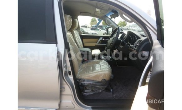 Nunua Imported Toyota Land Cruiser Nyingine Gari ndani ya Import - Dubai nchini Uganda Nunua Imported Toyota Land Cruiser Nyingine Gari ndani ya Import - Dubai nchini Uganda