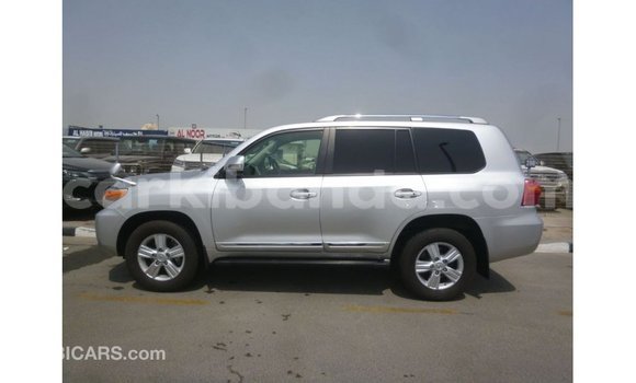 Nunua Imported Toyota Land Cruiser Nyingine Gari ndani ya Import - Dubai nchini Uganda Nunua Imported Toyota Land Cruiser Nyingine Gari ndani ya Import - Dubai nchini Uganda