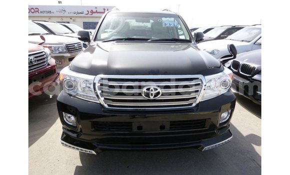 Nunua Imported Toyota Land Cruiser Nyeusi Gari ndani ya Import - Dubai nchini Uganda Nunua Imported Toyota Land Cruiser Nyeusi Gari ndani ya Import - Dubai nchini Uganda
