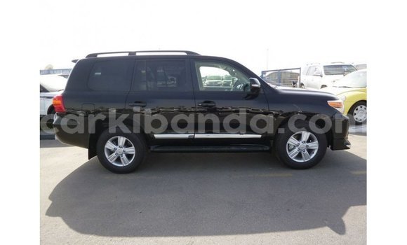Nunua Imported Toyota Land Cruiser Nyeusi Gari ndani ya Import - Dubai nchini Uganda Nunua Imported Toyota Land Cruiser Nyeusi Gari ndani ya Import - Dubai nchini Uganda