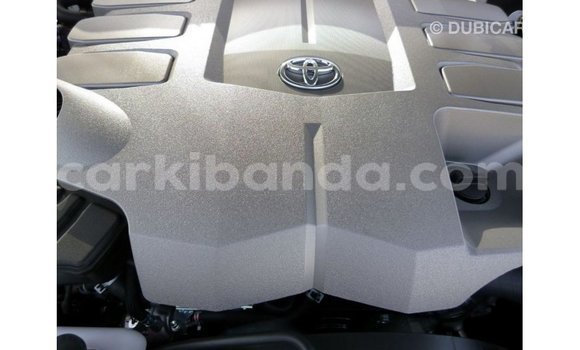 Nunua Imported Toyota Land Cruiser Nyeusi Gari ndani ya Import - Dubai nchini Uganda Nunua Imported Toyota Land Cruiser Nyeusi Gari ndani ya Import - Dubai nchini Uganda