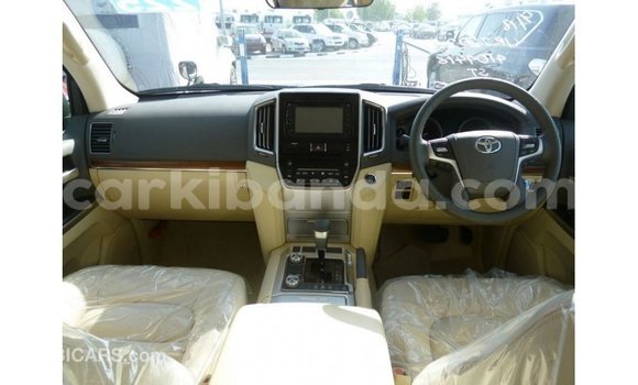 Nunua Imported Toyota Land Cruiser Nyeusi Gari ndani ya Import - Dubai nchini Uganda Nunua Imported Toyota Land Cruiser Nyeusi Gari ndani ya Import - Dubai nchini Uganda