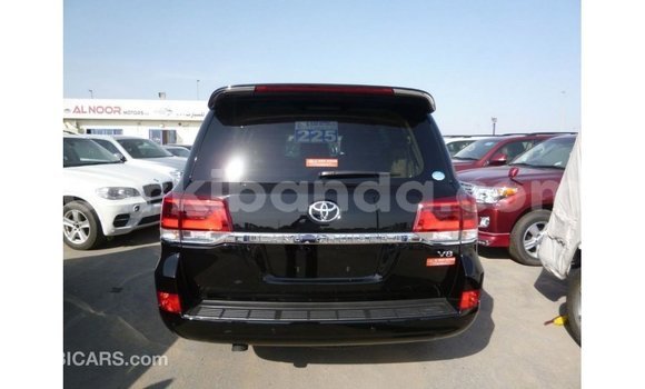 Nunua Imported Toyota Land Cruiser Nyeusi Gari ndani ya Import - Dubai nchini Uganda Nunua Imported Toyota Land Cruiser Nyeusi Gari ndani ya Import - Dubai nchini Uganda
