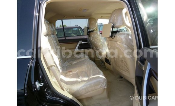 Nunua Imported Toyota Land Cruiser Nyeusi Gari ndani ya Import - Dubai nchini Uganda Nunua Imported Toyota Land Cruiser Nyeusi Gari ndani ya Import - Dubai nchini Uganda