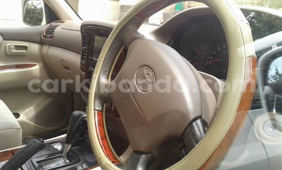 Gura Yakoze Toyota Land Cruiser White Imodoka i Kampala mu Uganda Gura Yakoze Toyota Land Cruiser White Imodoka i Kampala mu Uganda