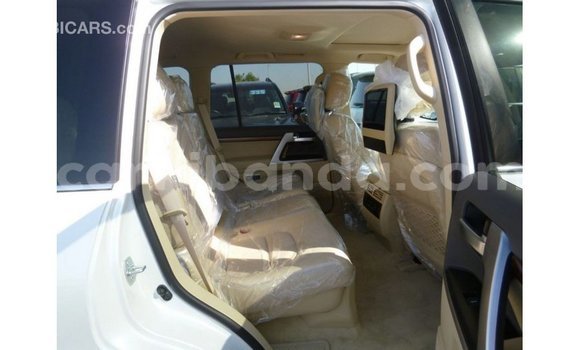Gura Imported Toyota Land Cruiser White Imodoka i Import - Dubai mu Uganda Gura Imported Toyota Land Cruiser White Imodoka i Import - Dubai mu Uganda