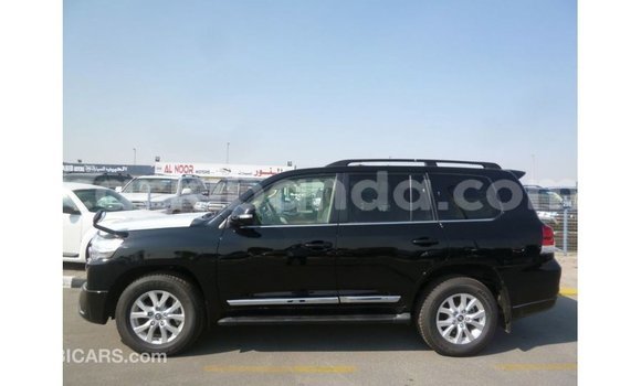 Gura Imported Toyota Land Cruiser Black Imodoka i Import - Dubai mu Uganda Gura Imported Toyota Land Cruiser Black Imodoka i Import - Dubai mu Uganda