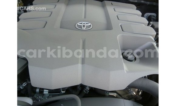 Gura Imported Toyota Land Cruiser Black Imodoka i Import - Dubai mu Uganda Gura Imported Toyota Land Cruiser Black Imodoka i Import - Dubai mu Uganda