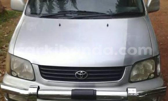 Gura Yakoze Toyota Noah Silver Imodoka i Kampala mu Uganda Gura Yakoze Toyota Noah Silver Imodoka i Kampala mu Uganda