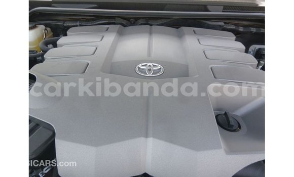 Gura Imported Toyota Land Cruiser Black Imodoka i Import - Dubai mu Uganda Gura Imported Toyota Land Cruiser Black Imodoka i Import - Dubai mu Uganda