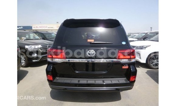 Gura Imported Toyota Land Cruiser Black Imodoka i Import - Dubai mu Uganda Gura Imported Toyota Land Cruiser Black Imodoka i Import - Dubai mu Uganda