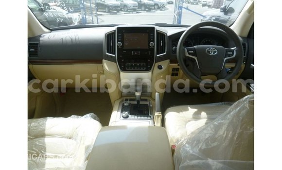 Gura Imported Toyota Land Cruiser White Imodoka i Import - Dubai mu Uganda Gura Imported Toyota Land Cruiser White Imodoka i Import - Dubai mu Uganda