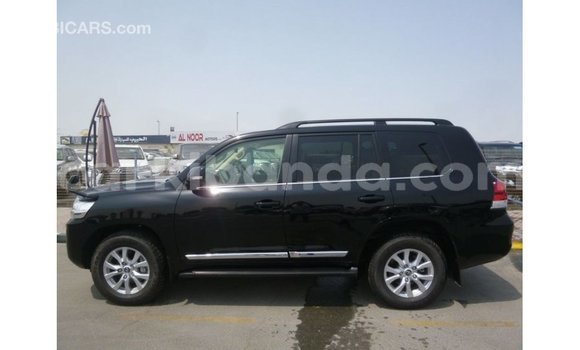 Nunua Imported Toyota Land Cruiser Nyeusi Gari ndani ya Import - Dubai nchini Uganda Nunua Imported Toyota Land Cruiser Nyeusi Gari ndani ya Import - Dubai nchini Uganda