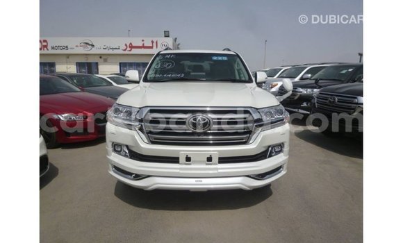 Gura Imported Toyota Land Cruiser White Imodoka i Import - Dubai mu Uganda Gura Imported Toyota Land Cruiser White Imodoka i Import - Dubai mu Uganda