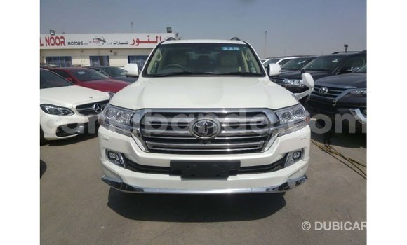 Gura Imported Toyota Land Cruiser White Imodoka i Import - Dubai mu Uganda Gura Imported Toyota Land Cruiser White Imodoka i Import - Dubai mu Uganda