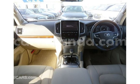 Nunua Imported Toyota Land Cruiser Nyeusi Gari ndani ya Import - Dubai nchini Uganda Nunua Imported Toyota Land Cruiser Nyeusi Gari ndani ya Import - Dubai nchini Uganda