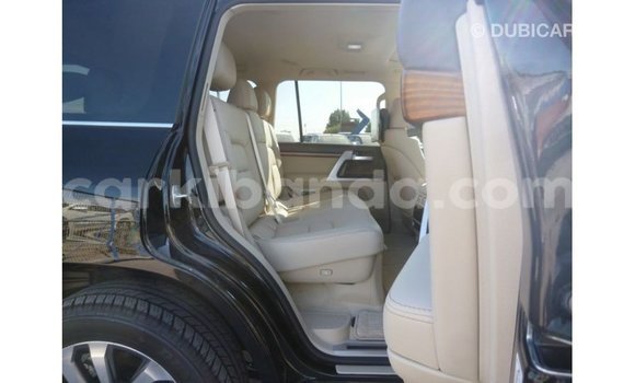 Nunua Imported Toyota Land Cruiser Nyeusi Gari ndani ya Import - Dubai nchini Uganda Nunua Imported Toyota Land Cruiser Nyeusi Gari ndani ya Import - Dubai nchini Uganda