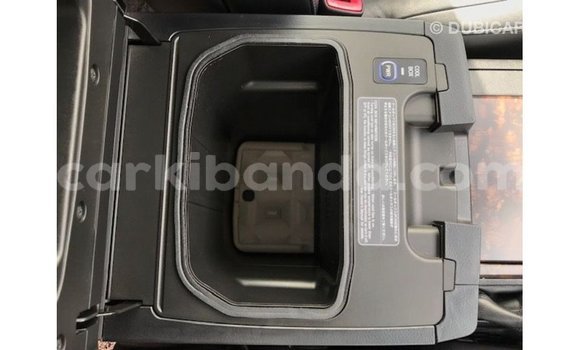 Gura Imported Toyota Land Cruiser White Imodoka i Import - Dubai mu Uganda Gura Imported Toyota Land Cruiser White Imodoka i Import - Dubai mu Uganda