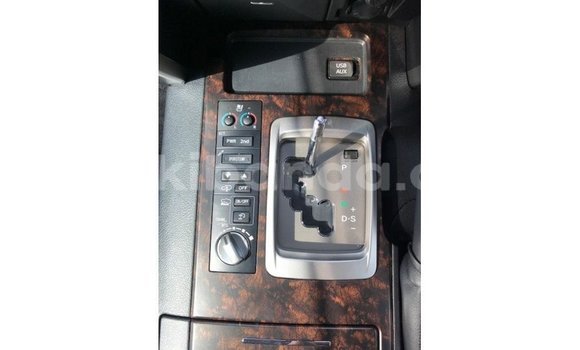 Gura Imported Toyota Land Cruiser White Imodoka i Import - Dubai mu Uganda Gura Imported Toyota Land Cruiser White Imodoka i Import - Dubai mu Uganda