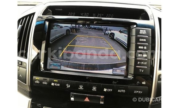 Gura Imported Toyota Land Cruiser White Imodoka i Import - Dubai mu Uganda Gura Imported Toyota Land Cruiser White Imodoka i Import - Dubai mu Uganda