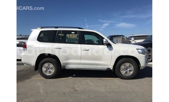 Buy Import Toyota Land Cruiser White Car in Import - Dubai in Uganda Buy Import Toyota Land Cruiser White Car in Import - Dubai in Uganda