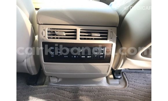 Gura Imported Toyota Land Cruiser White Imodoka i Import - Dubai mu Uganda Gura Imported Toyota Land Cruiser White Imodoka i Import - Dubai mu Uganda